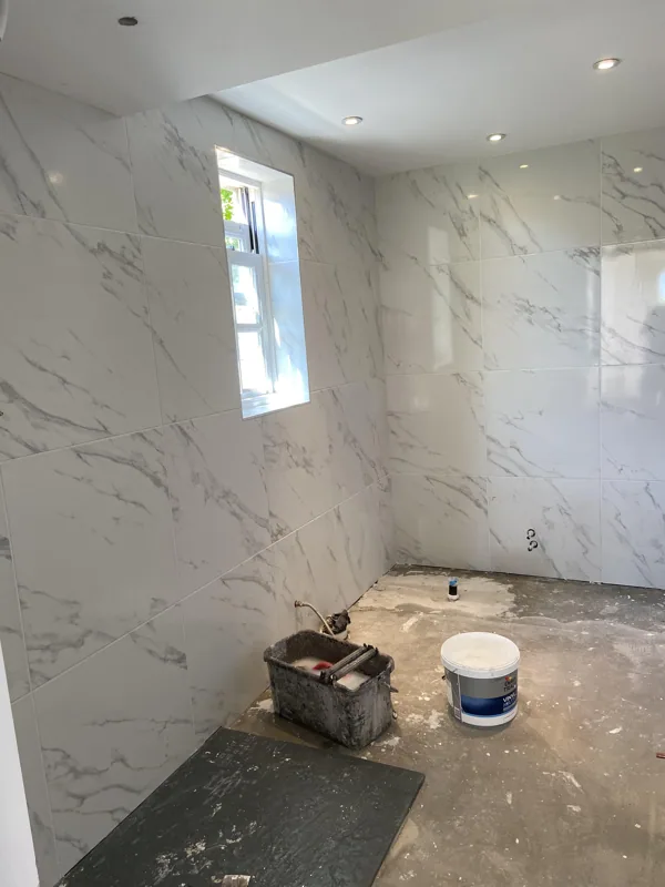 Marble-effect walls